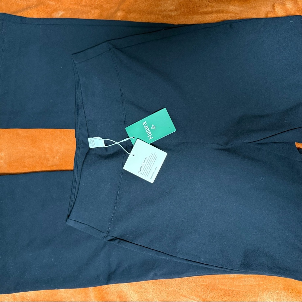 HALARA woman’s Pants NWT